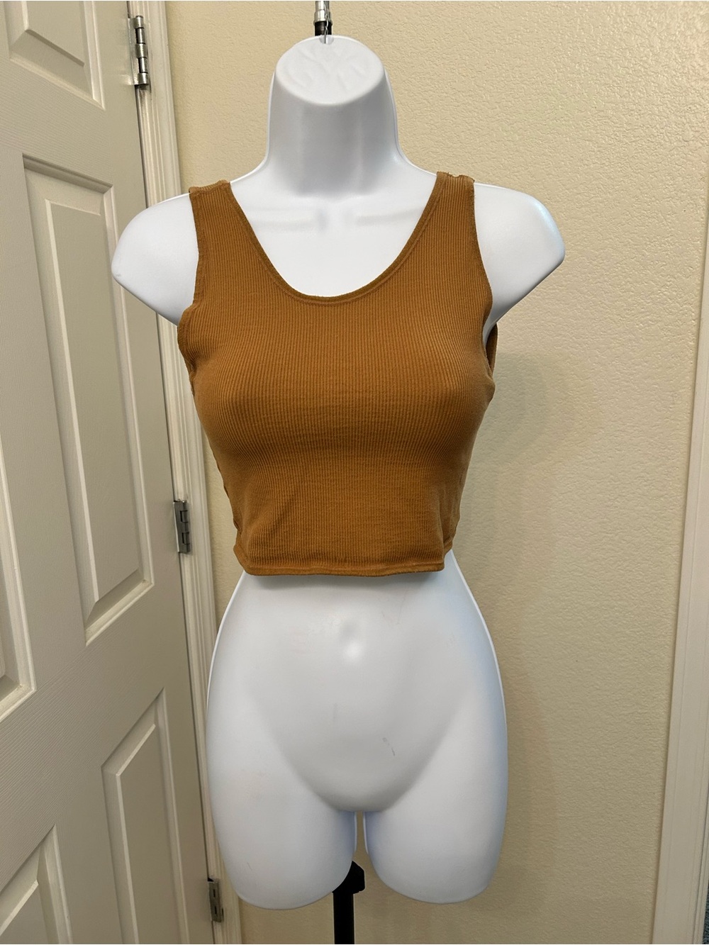 Urban Outfitters Ribbed Cropped Tank Top - Caramel Brown